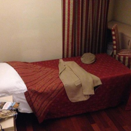 Caprice Hotel Avigliana Cameră foto