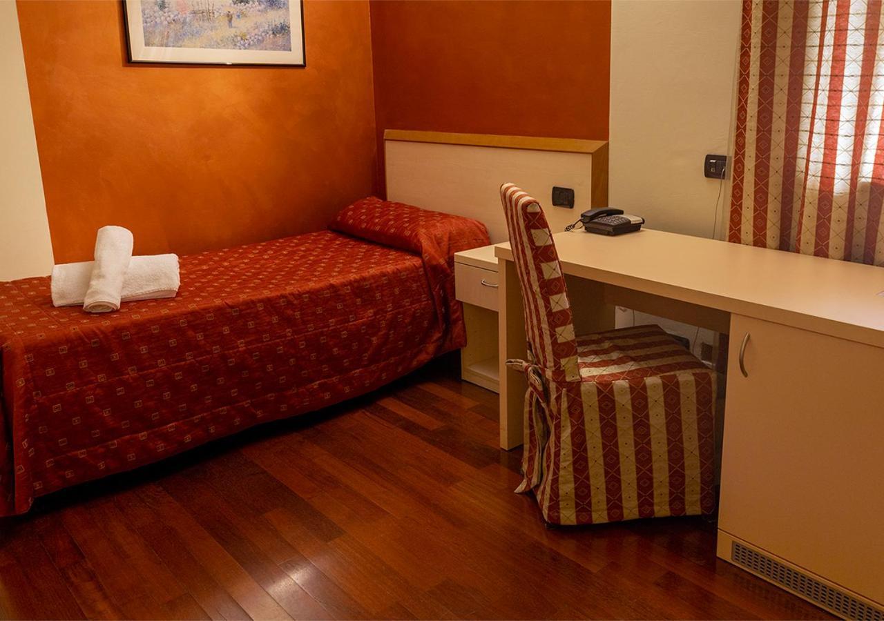 Caprice Hotel Avigliana Exterior foto