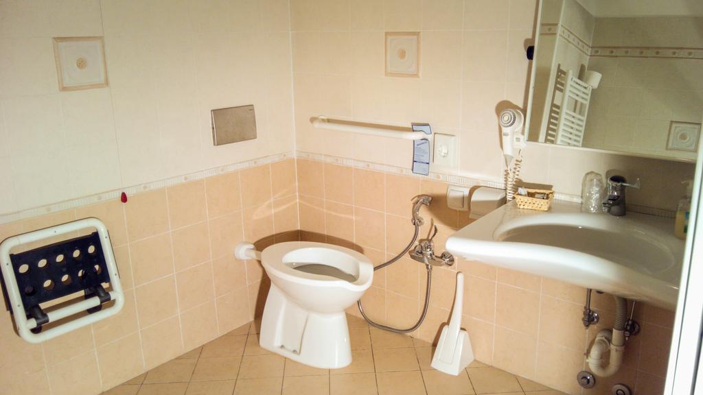 Caprice Hotel Avigliana Cameră foto
