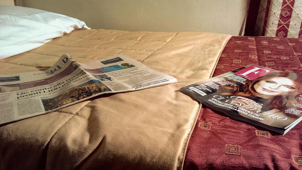 Caprice Hotel Avigliana Cameră foto